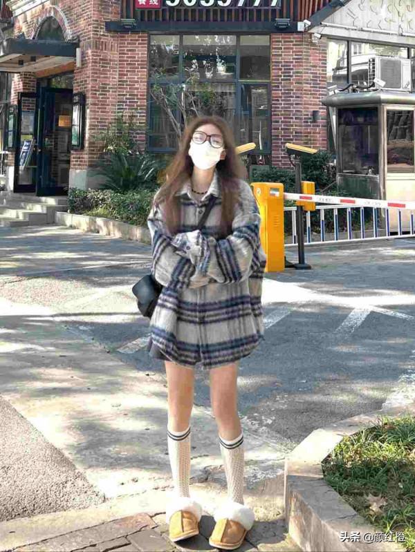 小個子女生不要愁？冬天試試這些穿搭小技巧，顯高顯瘦又時髦