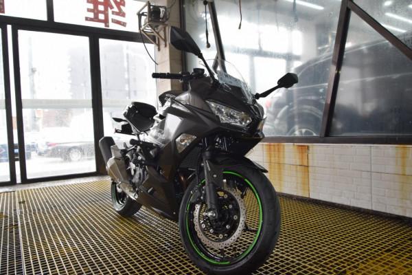 川崎Ninja 400裝貼艾利專車專用資料漆面膜保護膜