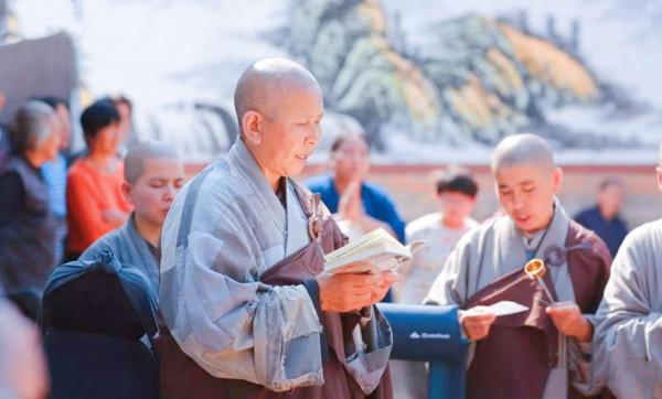 東北純正尼姑廟，一天一頓飯，不搞旅遊，不收門票，定期外出化緣