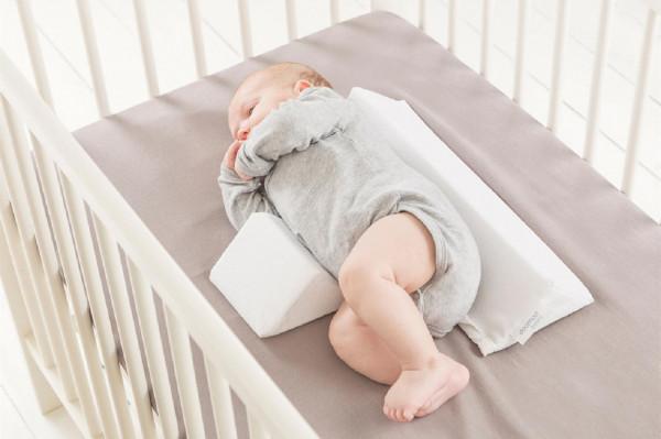 “扁頭”最扁能有多誇張？女孩曬照自嘲，圓頭才是孩子的福氣