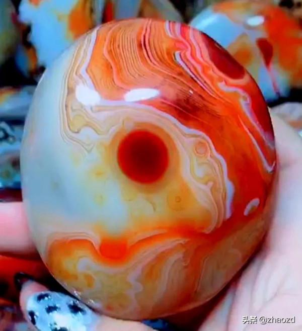 不可多得的多彩奇石 不可多得的多彩奇石