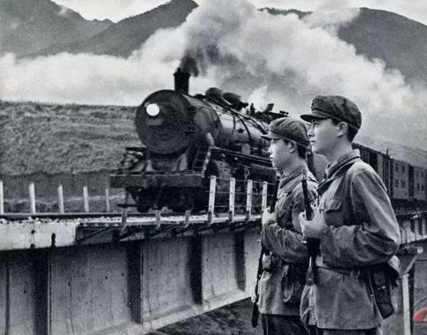 1982年，鄧小平為何堅決裁掉鐵道兵，3位將軍來&OpenCurlyDoubleQuote;求情&rdquo;都不行？