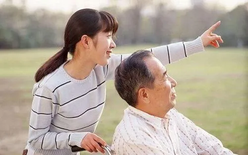 老人立遺囑將房子留給侄女，侄女卻被老人女兒告上法庭…