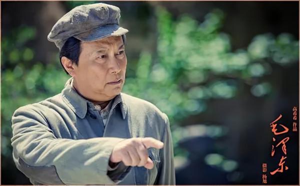 重慶談判時，蔣介石決定讓毛主席當新疆省長，主席的回應真高明