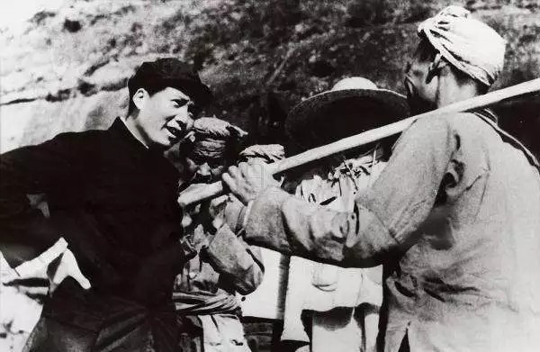 52年毛澤東視察黃河,一六旬老太趕來詢問:主席,斯大林咋沒來? 52年毛澤東視察黃河,一六旬老太趕來詢問:主席,斯大林咋沒來?