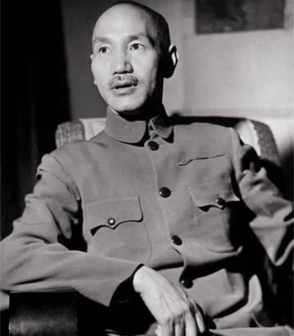 武漢大學首任校長晚年：隨蔣去往臺灣，退休後常嘆氣落淚