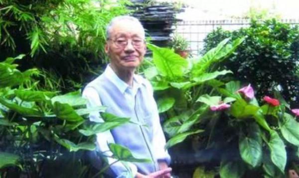 他曾任周總理的政治秘書，後任四川省委書記，政績卓著，享年96歲