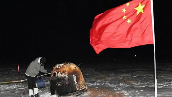 爭論半個世紀，嫦娥五號探測到月壤中的水分子，1噸約有120克