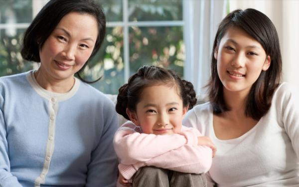 81歲奶奶的智慧養老：不去養老院，也不僱保姆，而是請兒媳照顧我