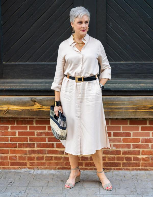 誰說微胖女人不時髦，這位胖奶奶成穿衣典範，她的搭配技巧值得學