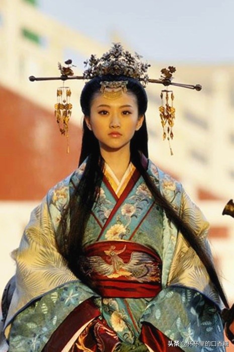 10位85後女星首部古裝造型！趙麗穎青澀甜美、楊冪靈動可愛