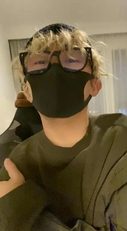 楊迪模仿網路帥哥,網友們直呼真的被帥到了 楊迪模仿網路帥哥,網友們直呼真的被帥到了