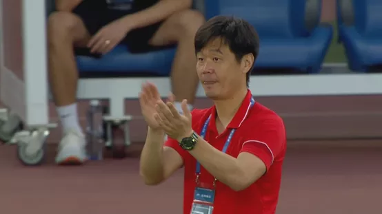 國足恐將再赴西亞，中超又是一地雞毛……