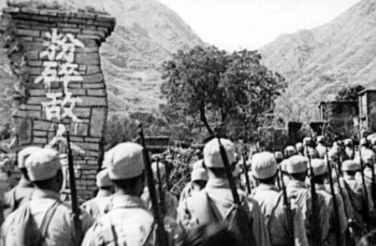 國軍殘殺游擊隊500人，將首長懷孕妻子活埋，解放後兇手病死監獄