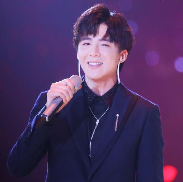 畸形歌壇何時休？這些歌手看似很紅火，其實根本沒有代表作