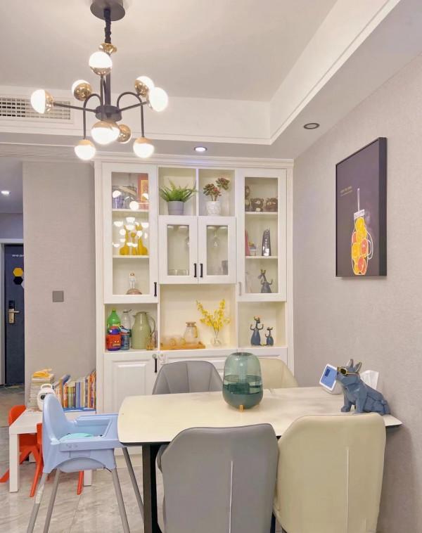 她家89平米，全屋簡潔大方又顯大，尤其是入戶鞋櫃，越看越喜歡