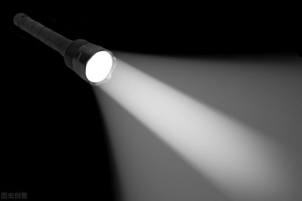 開著手電筒跑步,手電筒的光是不是就可以超光速了? 開著手電筒跑步,手電筒的光是不是就可以超光速了?