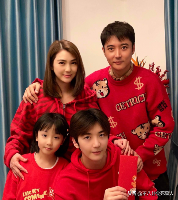 嫁內地小藝人的富婆港星，給公婆買房，拼四胎，個個有千萬豪宅