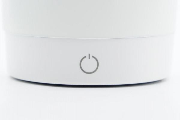 用手機充電器就能供電，探尋家USB智慧電熱水杯體驗