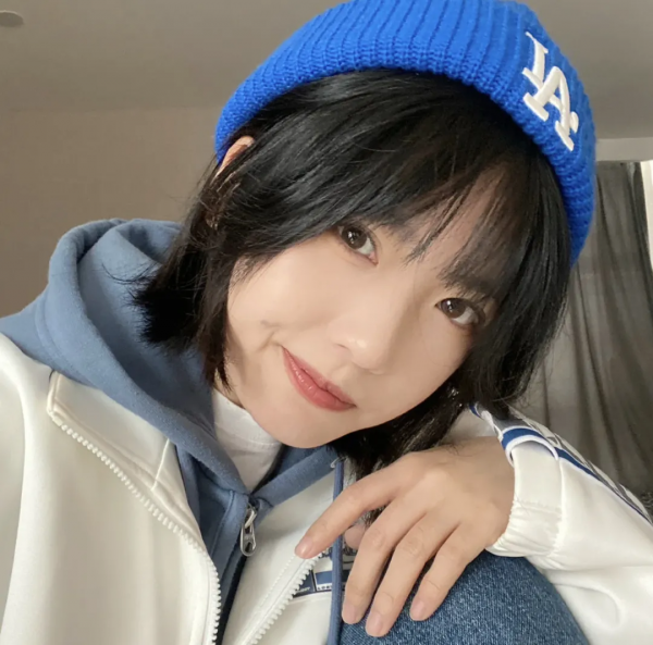 跟著宋祖兒買帽子後，頭都小了一圈……