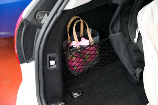 賓士 C200:4年車齡新C旅,優雅美麗5折售 賓士 C200:4年車齡新C旅,優雅美麗5折售