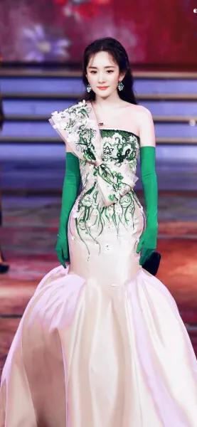 楊冪 80後“四小花旦”之一 優雅大氣 百搭服飾美得讓人心醉 楊冪 80後“四小花旦”之一 優雅大氣 百搭服飾美得讓人心醉