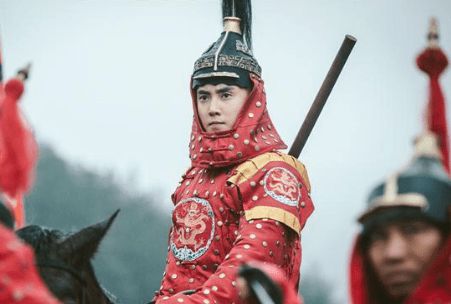 努爾哈赤第八妃，受盡四代皇帝恩寵，後代出了五位大清皇后