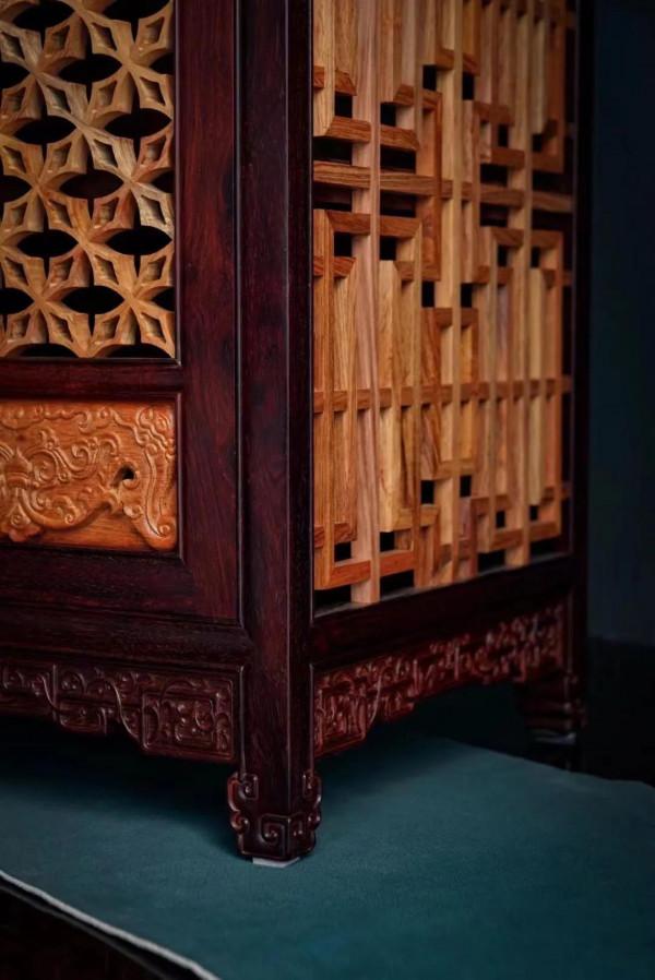 「攢花格方櫃」小葉紫檀鑲嵌黃花梨