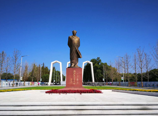 北大教授被學生嫌棄學歷低，只因本科不是985，湘潭大學躺槍