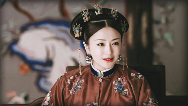 不結婚不生子，42歲依舊單身，秦嵐哪來的底氣？