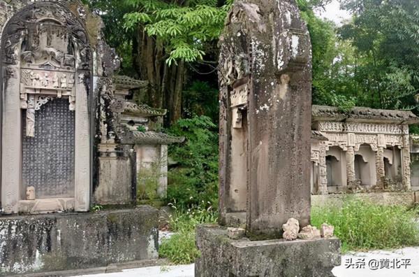 四川省巴中市通江縣古寧寨,劉氏墓碑林才是這座神秘古寨的精髓 四川省巴中市通江縣古寧寨,劉氏墓碑林才是這座神秘古寨的精髓
