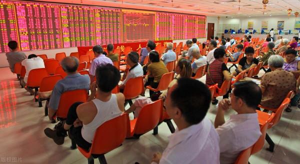 A股突然下跌，3084只股票下跌，原因是什麼，下週A股會大跌嗎？