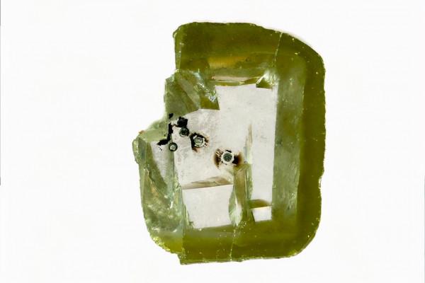 鑽石中發現罕見礦物,科學家:地球表面不可能存在? 鑽石中發現罕見礦物,科學家:地球表面不可能存在?