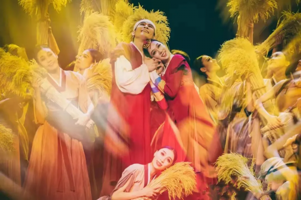 “百年百部”傳統精品經典再現,芭蕾舞劇《八女投江》全國巡演 “百年百部”傳統精品經典再現,芭蕾舞劇《八女投江》全國巡演