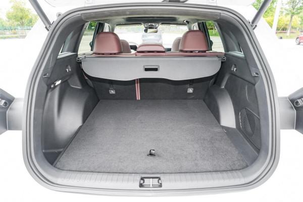 實拍吉利星越L，動力強勁空間大，13&period;72萬起，敢與合資SUV叫板？