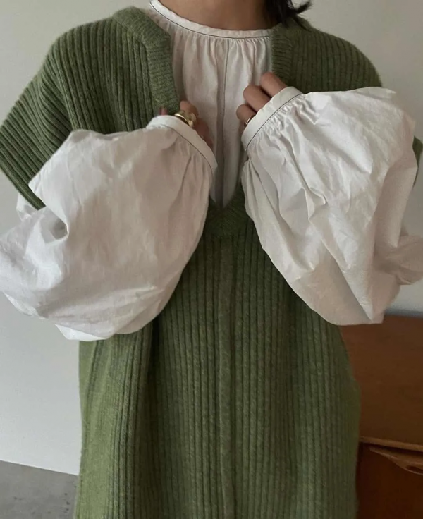 襯衫搭毛背心才是純欲天花板吧