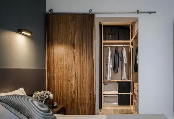 萬萬沒想到，選衣櫃門還有這麼多講究，聽過來人說完，明白了