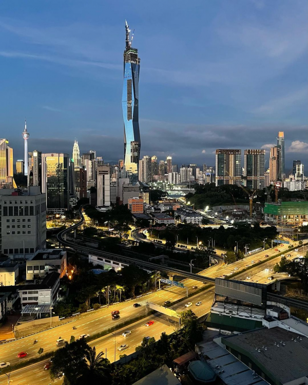 吉隆坡PNB118大廈——憑藉160米高的桅杆，重新整理世界第二高樓高度