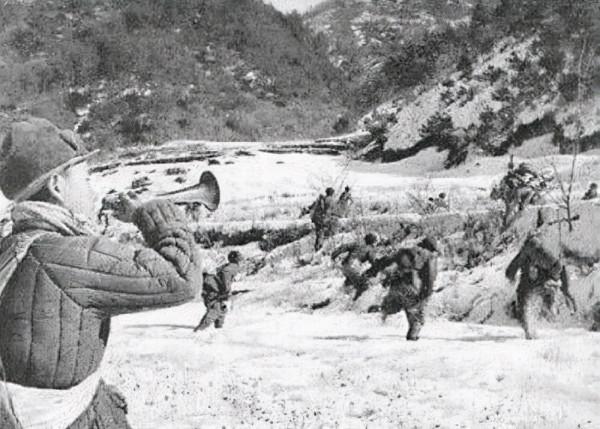 毛主席問志願軍大將吳瑞林：你神速行軍和活埋坦克，是怎麼回事？