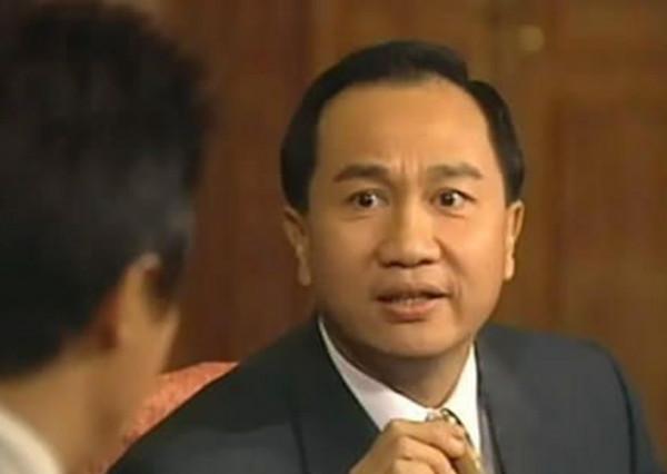 喪妻4年!70歲郭鋒走出陰霾內地復出拍戲,大排檔吃飯笑容滿面 喪妻4年!70歲郭鋒走出陰霾內地復出拍戲,大排檔吃飯笑容滿面