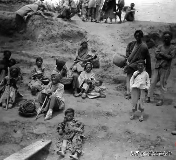 清末照片:儲秀宮的宮女,珠江上的花船,壯漢揹著洋太太遊山觀水 清末照片:儲秀宮的宮女,珠江上的花船,壯漢揹著洋太太遊山觀水