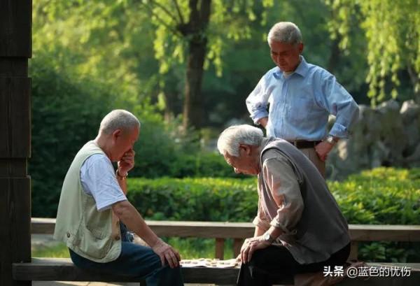 退休以後，這三種份子錢少摻和為好，出力不討好