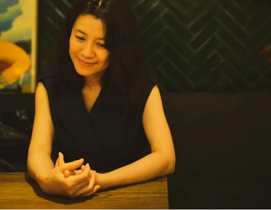 &OpenCurlyDoubleQuote;大娘子&rdquo;劉琳，被名導拋棄後，相親嫁平凡丈夫，47歲被寵成公主