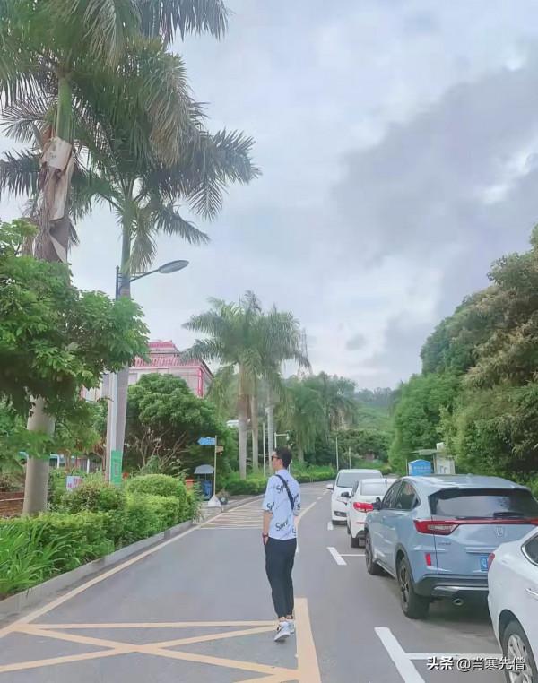 26歲四川高大帥氣男孩,放棄讀研究生,做旅遊博主月入8萬 26歲四川高大帥氣男孩,放棄讀研究生,做旅遊博主月入8萬