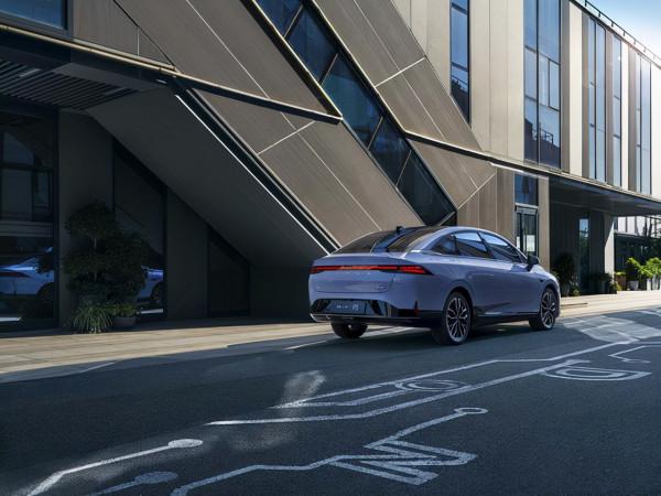 小鵬P5正式上市 補貼後售價15.79-22.39萬元