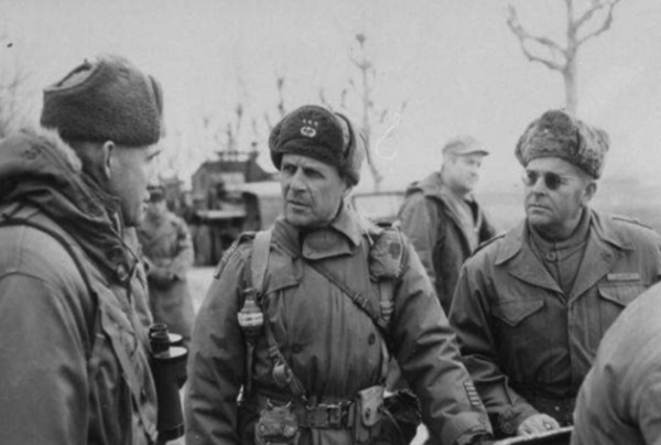 1990年，一老漢拿著課本來到軍隊駐地：我就是課本上犧牲的志願軍