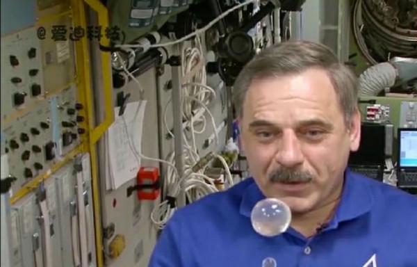 從地球到太陽,天體為什麼都是球體,宇宙中有不規則的星球嗎? 從地球到太陽,天體為什麼都是球體,宇宙中有不規則的星球嗎?