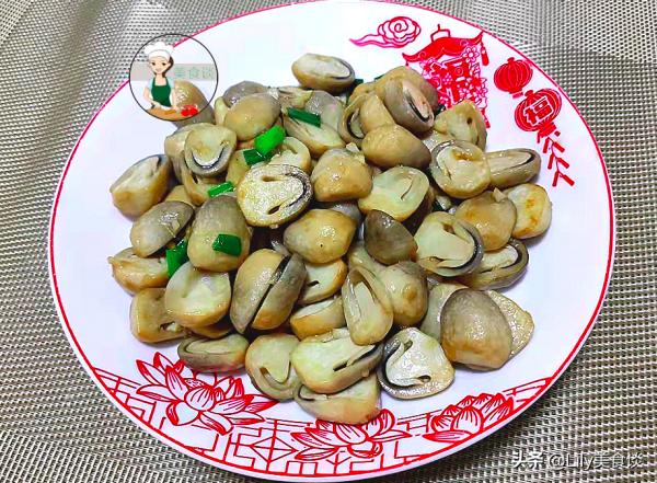 秋天，這素菜簡單一炒，不放肉也很鮮，美味正當季，秋天吃特營養