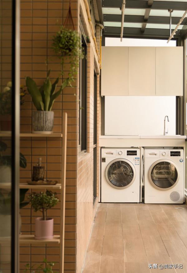 一入他家就被溫馨治癒的氛圍給迷住，全屋明亮又幹淨，太有品味了