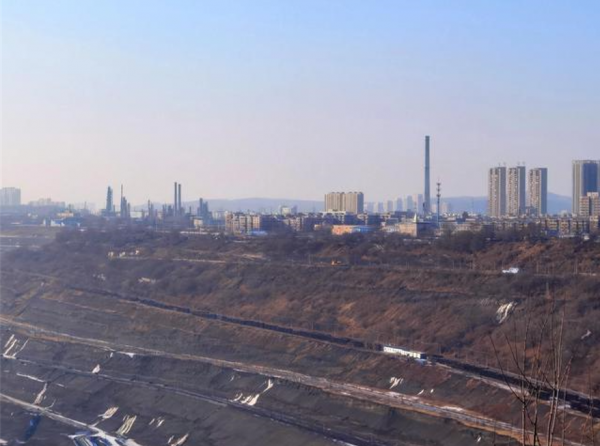 中國最大露天礦，連續開採118年，亞洲第一&OpenCurlyDoubleQuote;天坑&rdquo;如今能治理嗎